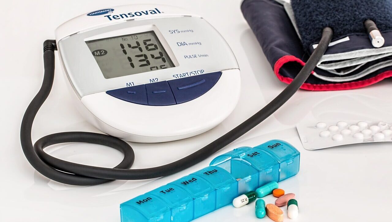 Discover natural ways to lower blood pressure at home safely with simple, science-backed remedies like diet, exercise, stress relief, and better sleep.